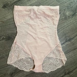 Spanx Spotlight on Lace high waisted brief L